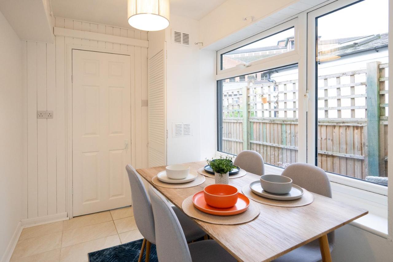 Stunning 2-Bedroom Home In City Centre With Wi-Fi! 皇家滕布里奇韦尔斯 外观 照片